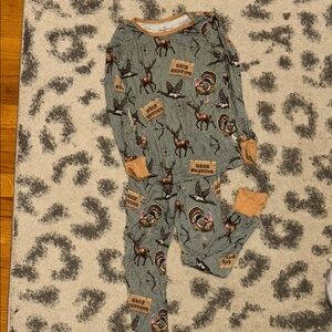 Kids' Hunting Print Pajama Set - Green with Tan Accents